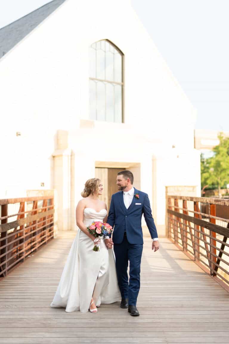 How Much Should You Tip a Wedding Photographer? A Simple Guide